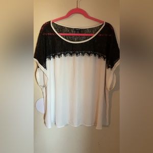 🖤🤍 Torrid Blouse 🤍🖤